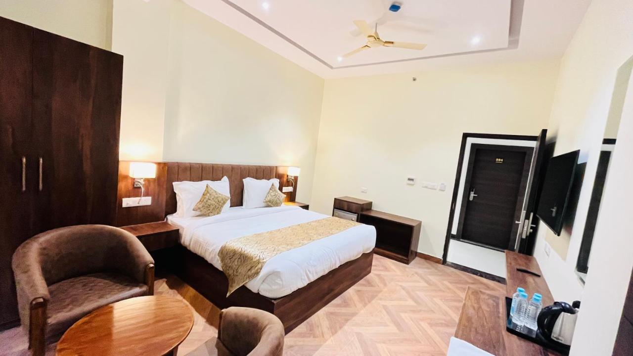 Hotel Ekas Lucknow Exterior foto