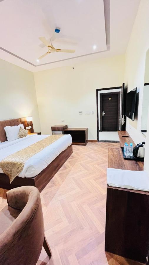 Hotel Ekas Lucknow Exterior foto