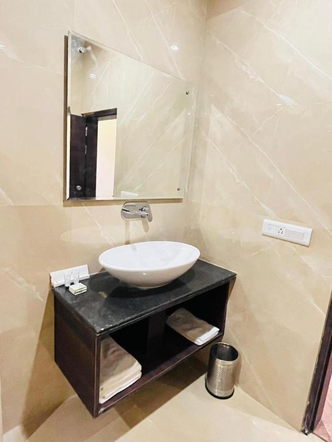 Hotel Ekas Lucknow Exterior foto